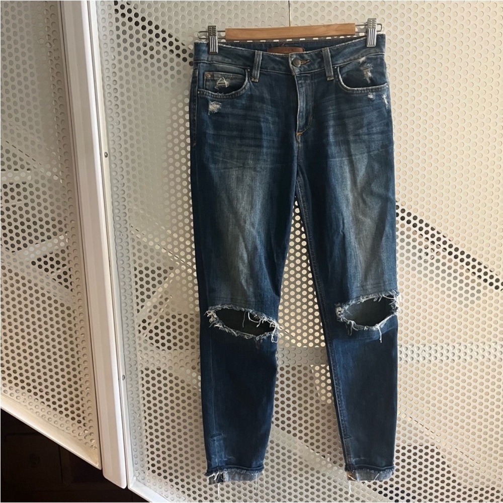 Joe's Jeans Size 26 Slim Fit Cuffed Jeans Distressed in Medium Blue Inseam 25”